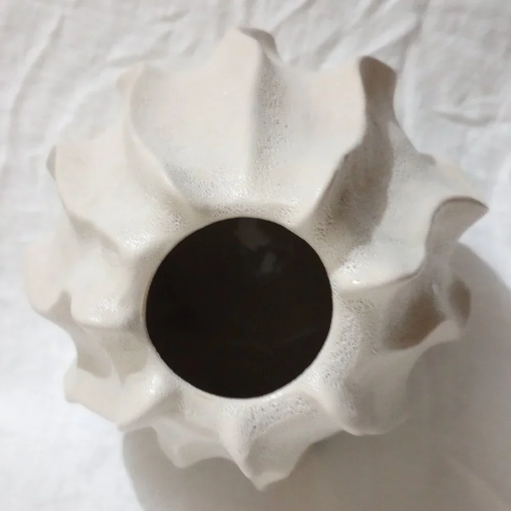 Large Rippled/Wavy Vase, Pre-Owned - Picture 5 of 11